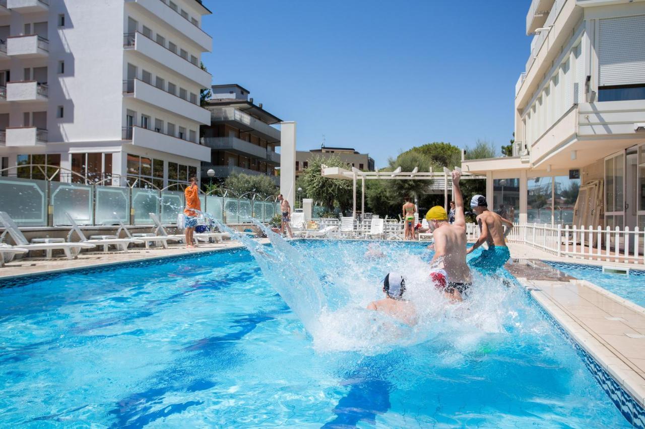 Hotel Solemare Milano Marittima Kültér fotó